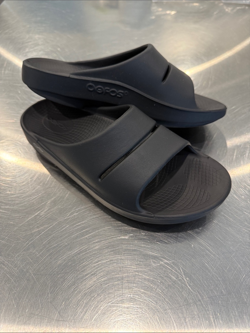 NWT OOFOS Unisex Slide Sandals in Black